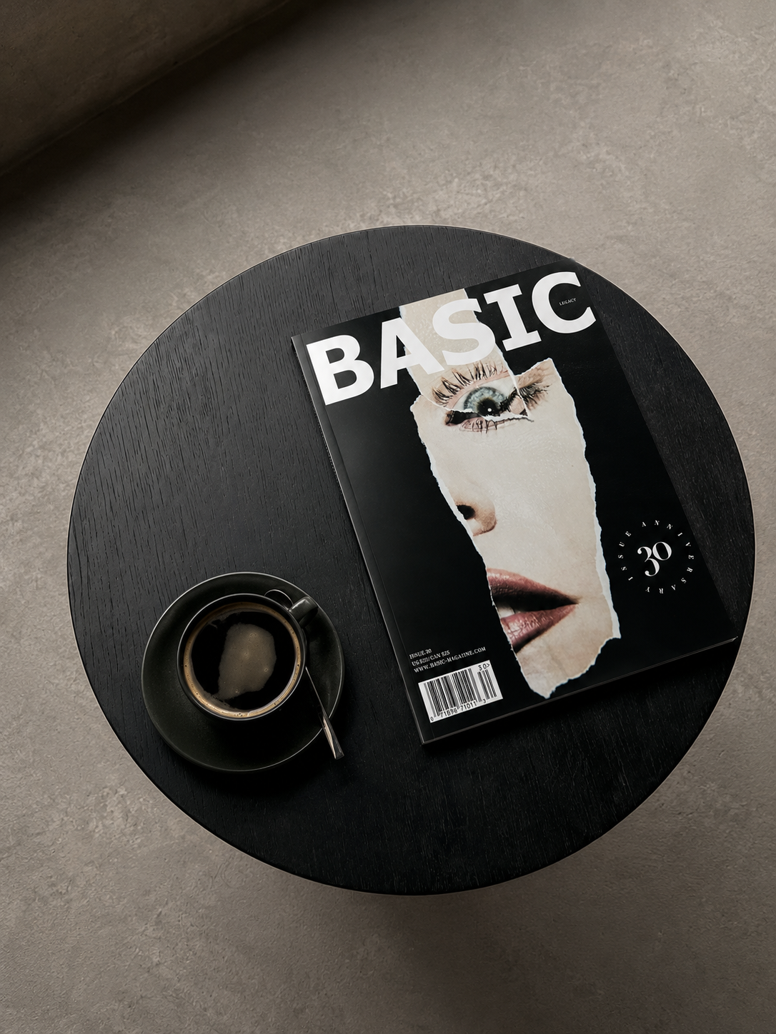 PRE-ORDER BASIC ART COVER || LEGACY Issue 30